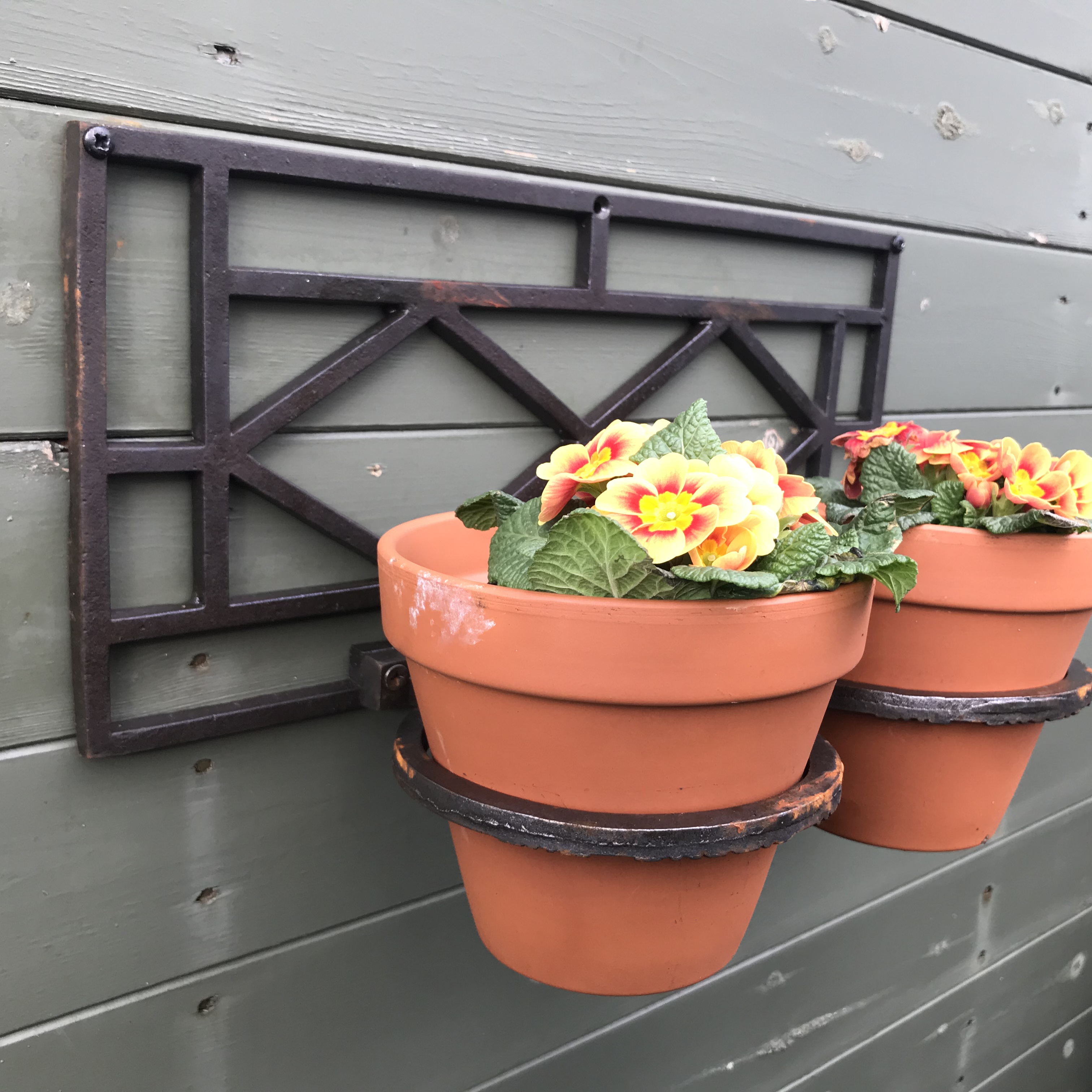 Double Cast Iron Wall Mounted Flower Pot Holder With Backplate